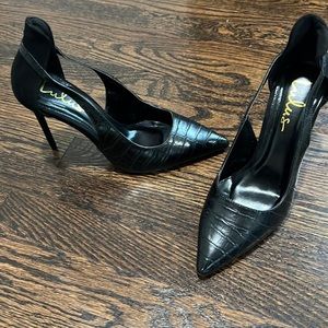 Black snake skin/suede pumps